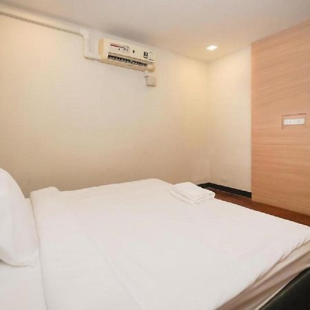 Go Inn Silom Road -Bts Saint Louis Bangkok Exterior photo