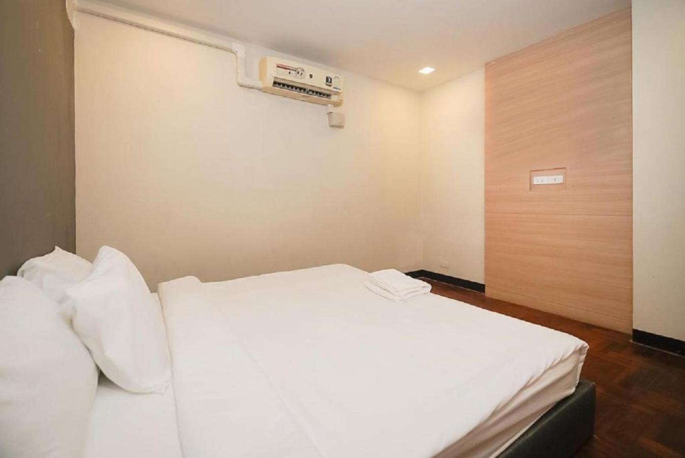 Go Inn Silom Road -Bts Saint Louis Bangkok Exterior photo